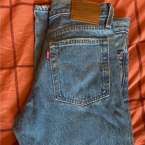 Wedgi fit Levi Jeans
